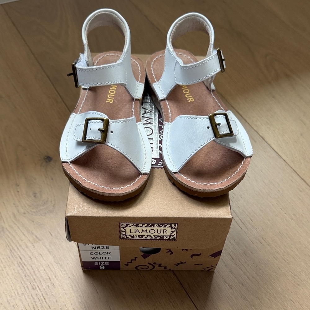 L'Amour White Buckle Toddler Sandals